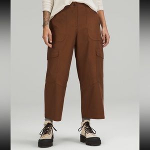 Lululemon Light Utilitech Cargo Pants High-Rise Cropped Size 26